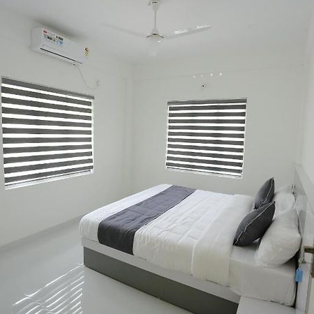 Yelza Hotel And Residence Alwaye Eksteriør bilde